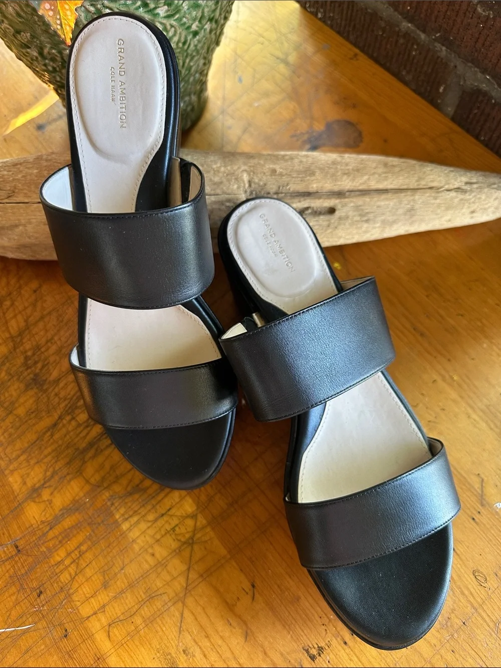 Cole Haan Grand Ambition smooth black leather platform slide/sandal. Size 10 - Picture 4 of 11